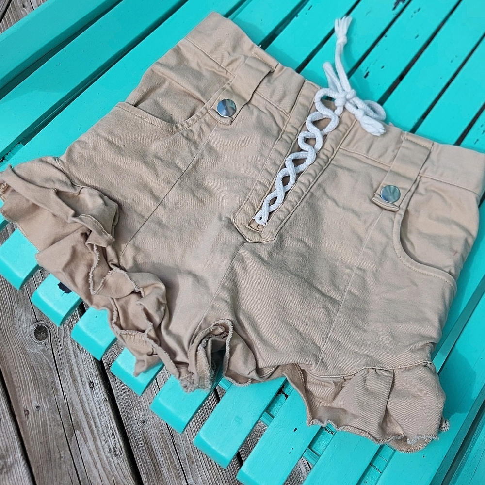 Cute frilly summer shorts!